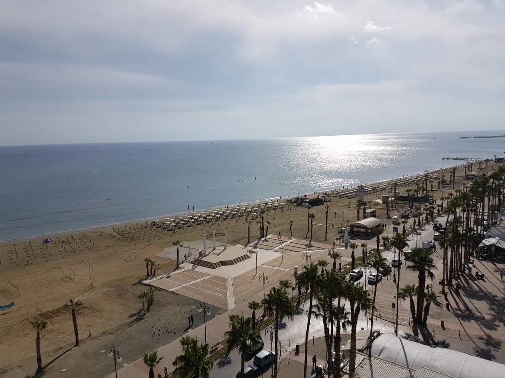 Finikoudes Luxury Apartments Larnaca Extérieur photo