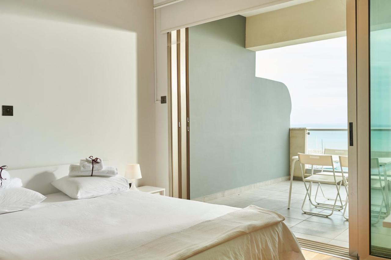 Finikoudes Luxury Apartments Larnaca Extérieur photo